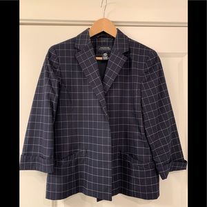 Box cut, 3/4 sleeve blazer